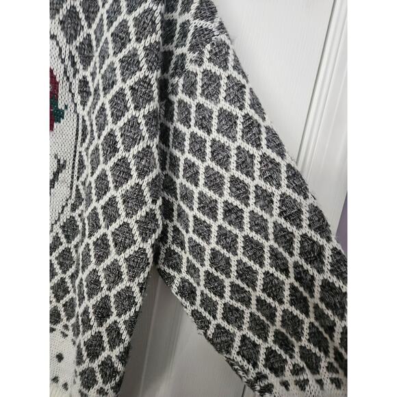 Floral Patterned Crew Neck Sweater - Picture 13 of 16